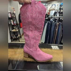 Women's pink cowgirl boots